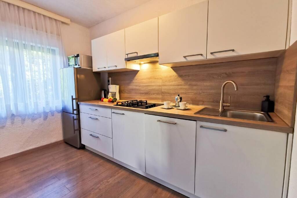 Apartment Samlandin Крк Екстер'єр фото